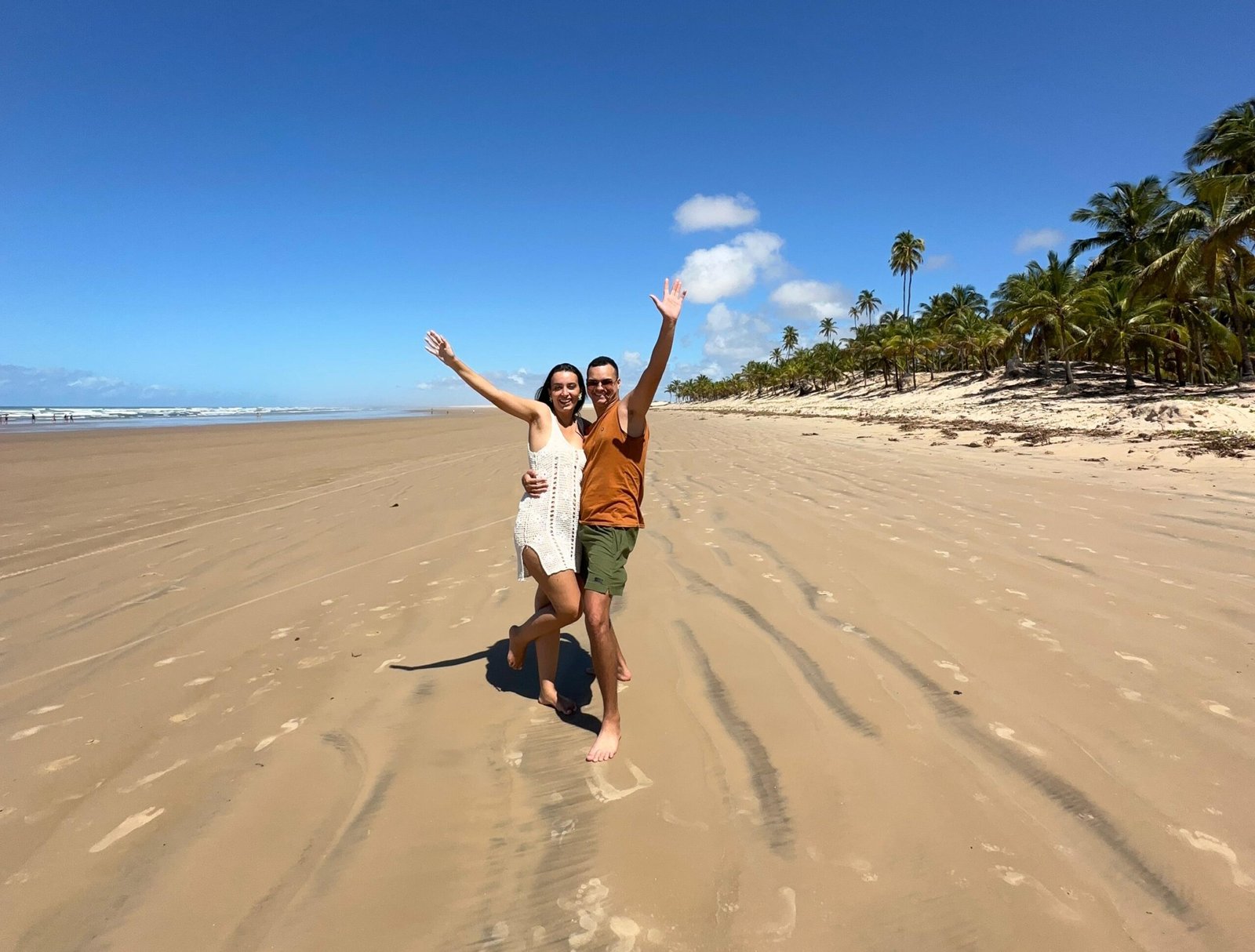 Praias alagoanas acumulam anos de poluição recorrente, revela levantamento inédito de análises do IMA 2 banhistas balneabilidade