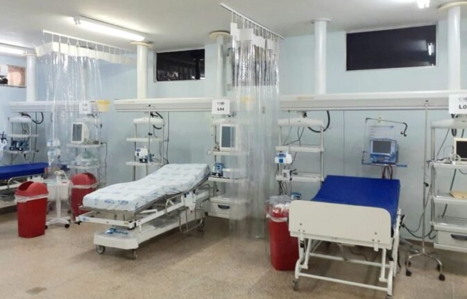 Comite monitora evolucao das internacoes e criacao de mais 20 novos leitos no HEA para atender pacientes da Covid 19 FOTO Davi Salsa 2 1024x656 1 - Covid-19: Alagoas tem a maior média de internações desde agosto de 2020