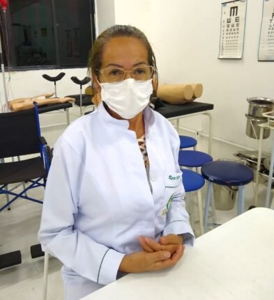 Brasil tem 1,2 milhão de universitários com mais de 40 anos 2 Rose e estudante do 9o periodo de Enfermagem 1 - Brasil tem 1,2 milhão de universitários com mais de 40 anos