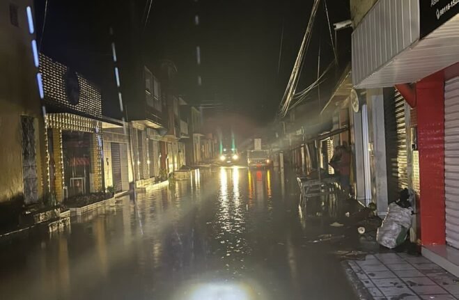 Rua inundada em Santana do Mundaú