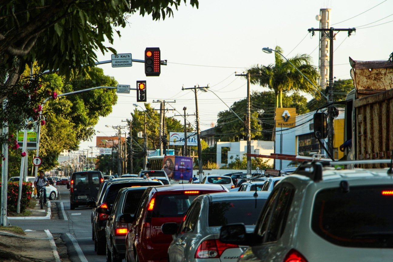 Trânsito Maceió Lucas Thaynan - Fluxo de veículos aumenta e aponta queda na taxa de distanciamento social em Maceió