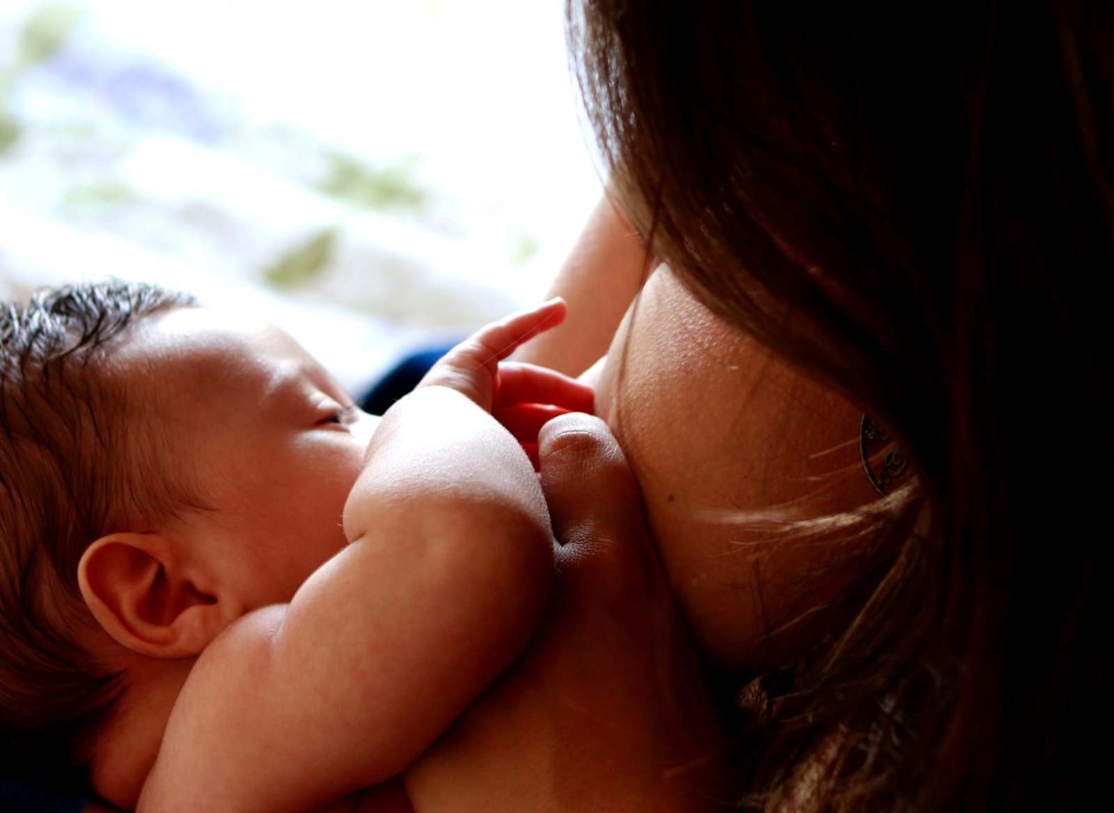 luiza braun hdmGreHJPZ8 unsplash 1 scaled - Doação de leite materno beneficiou quase 4500 bebês em AL desde 2020