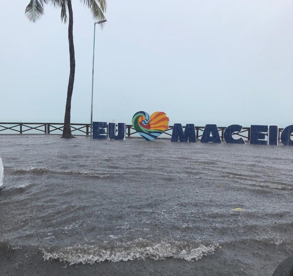orla - Chuvas fortes causam estragos há anos em Maceió