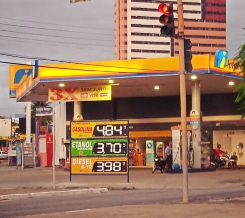posto murilopolis3 - Para atrair consumidores, postos de gasolina oferecem descontos que não existem